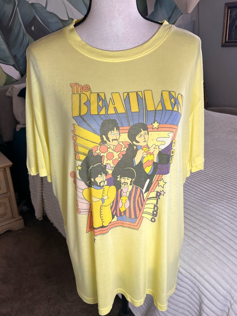 Junk Food Women’s The Beatles Yellow Graphic T-Shirt Modal Size Large NWOT - Picture 2 of 11